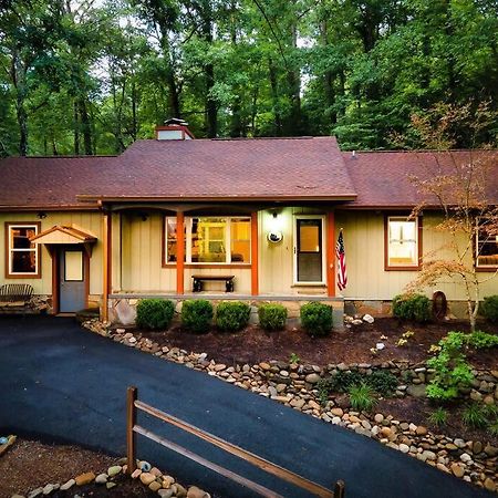 Beautiful Chalet With Fireplace And Large Game Room Гатлинбург Экстерьер фото