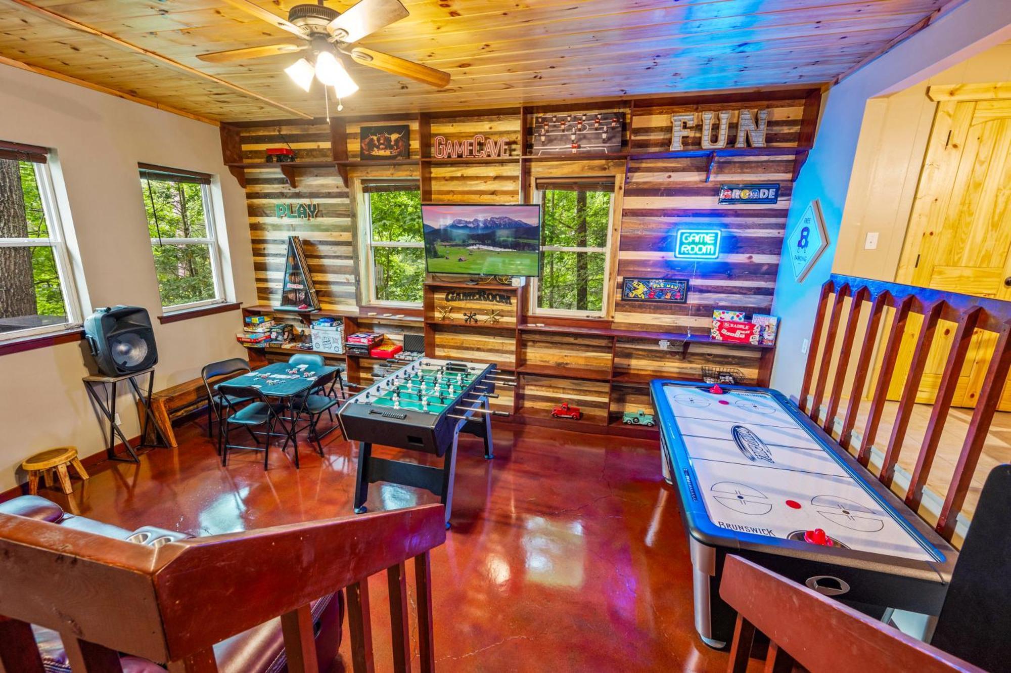 Beautiful Chalet With Fireplace And Large Game Room Гатлинбург Экстерьер фото