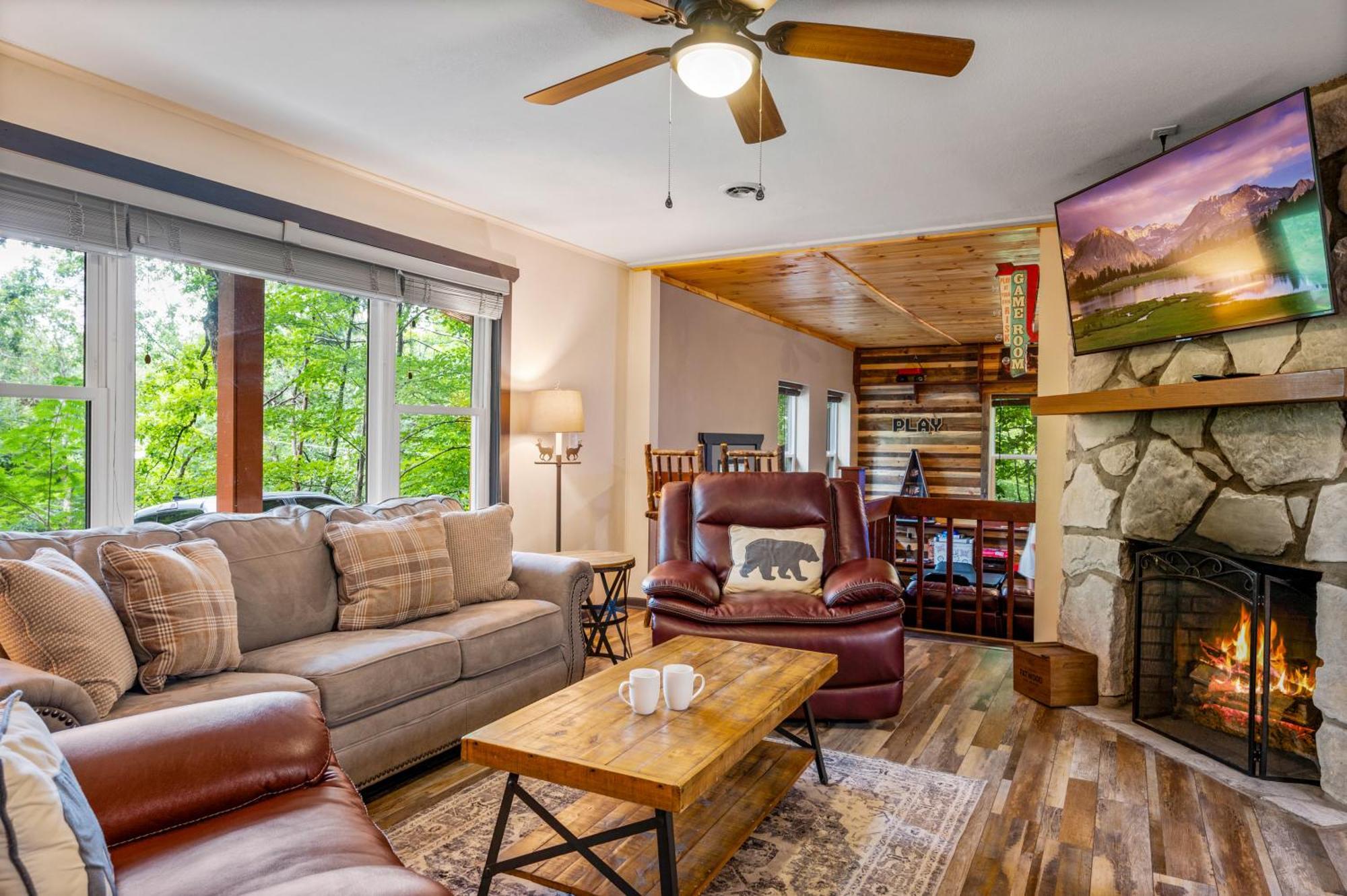 Beautiful Chalet With Fireplace And Large Game Room Гатлинбург Экстерьер фото