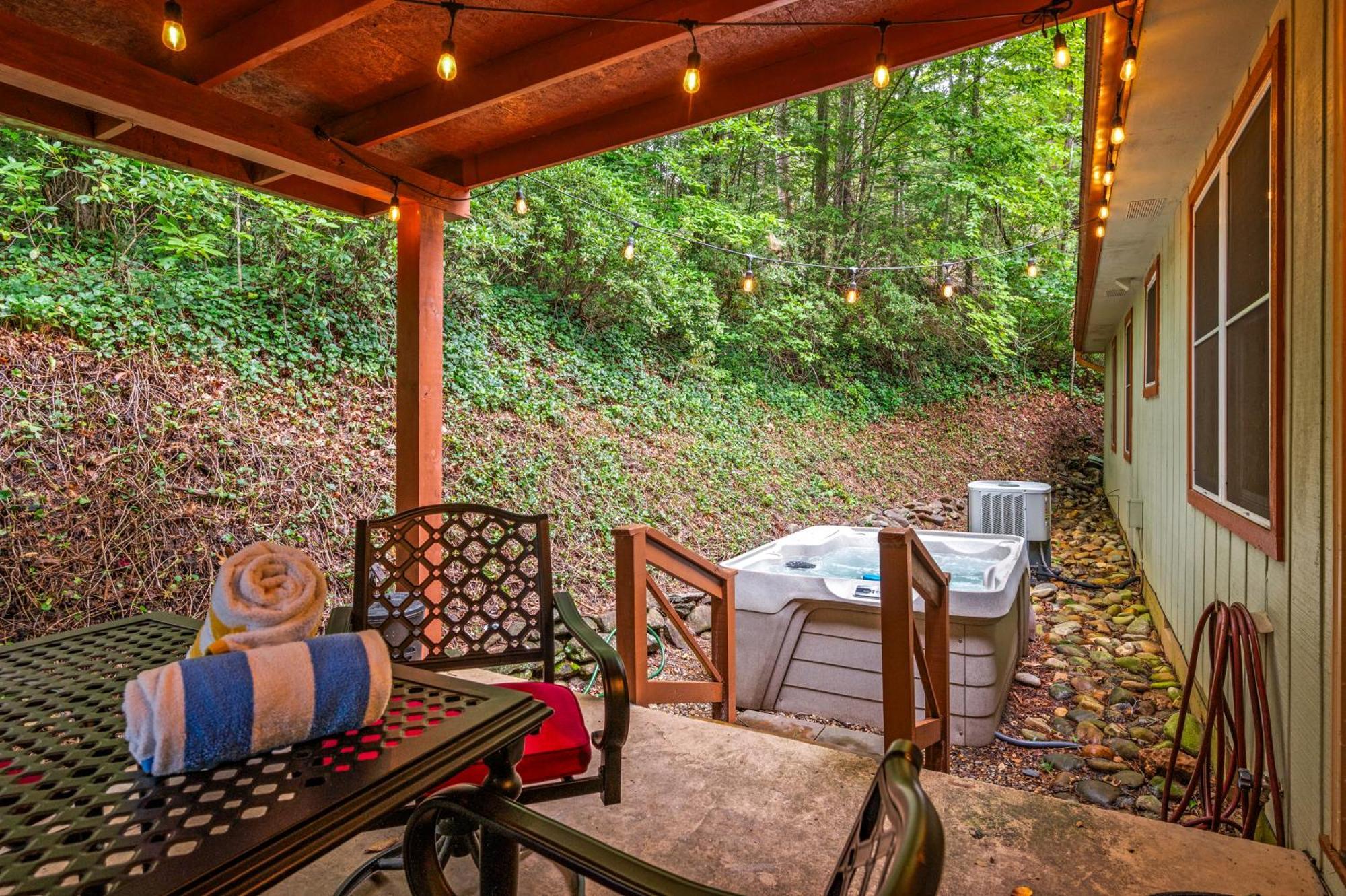 Beautiful Chalet With Fireplace And Large Game Room Гатлинбург Экстерьер фото