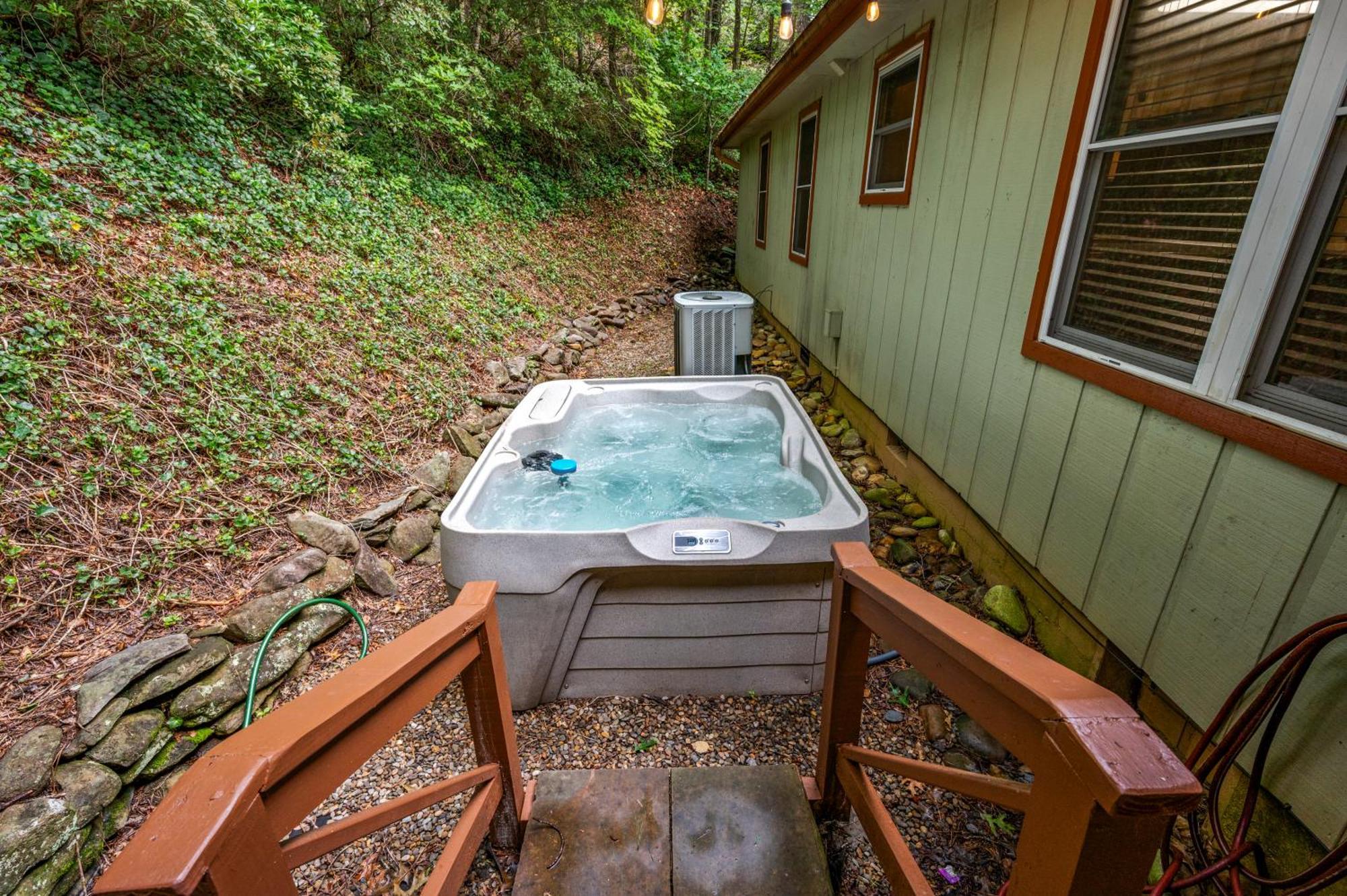 Beautiful Chalet With Fireplace And Large Game Room Гатлинбург Экстерьер фото