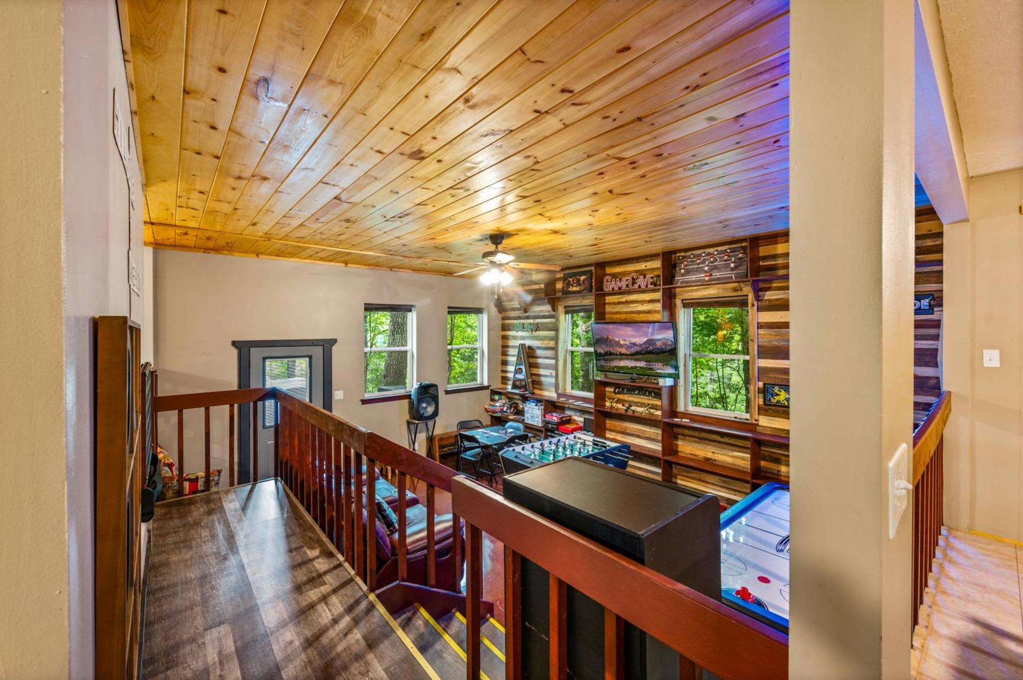 Beautiful Chalet With Fireplace And Large Game Room Гатлинбург Экстерьер фото
