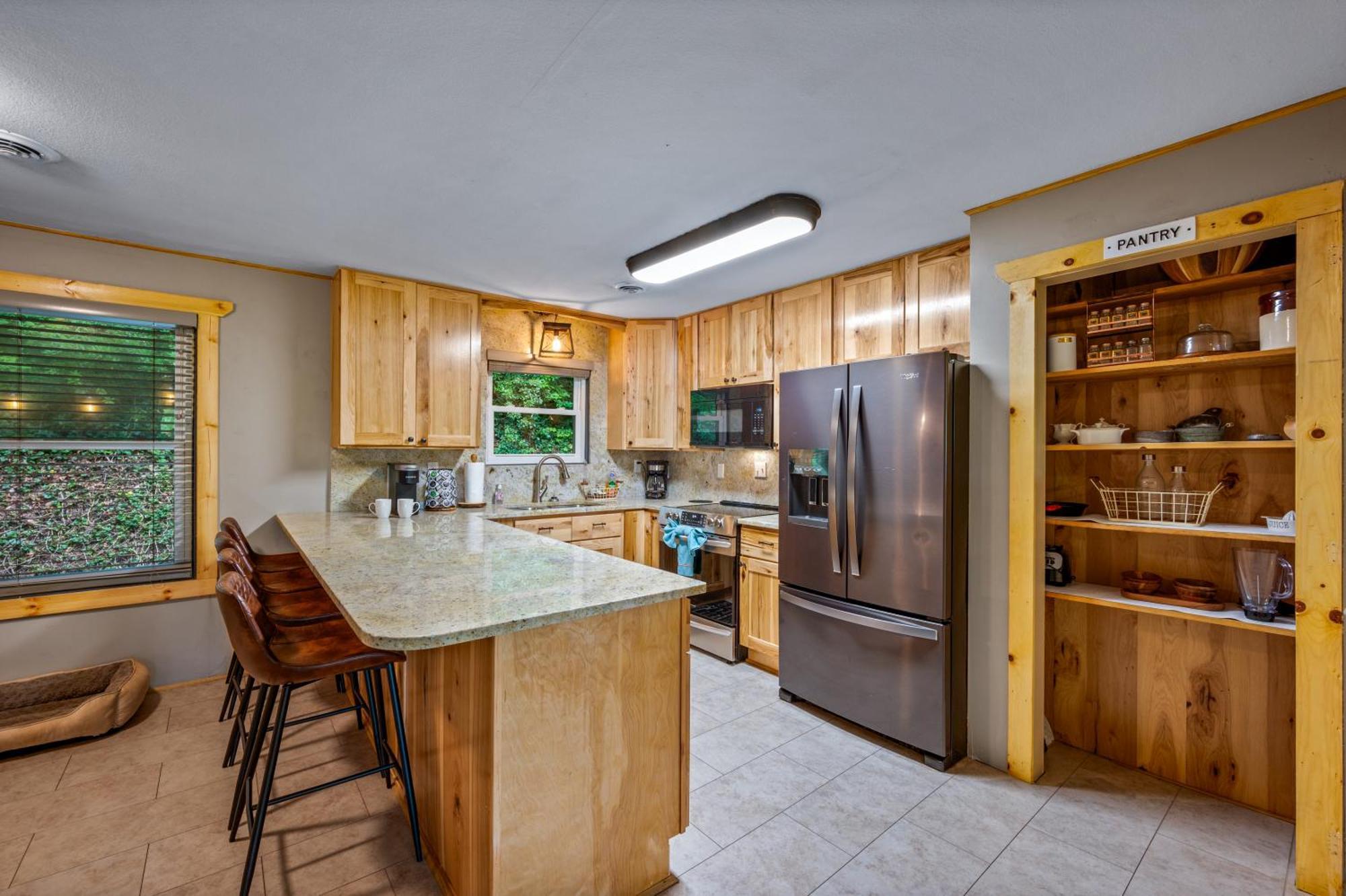 Beautiful Chalet With Fireplace And Large Game Room Гатлинбург Экстерьер фото