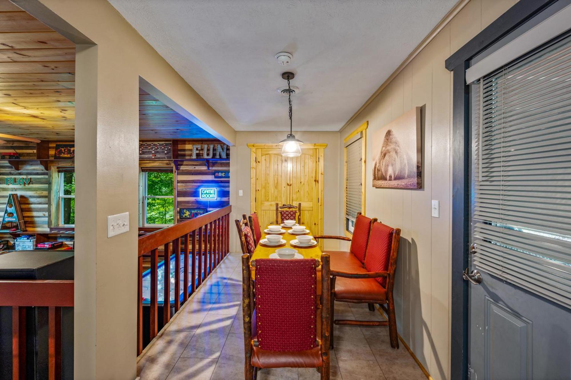 Beautiful Chalet With Fireplace And Large Game Room Гатлинбург Экстерьер фото